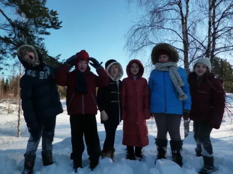 Mokiniai sniego pusnyse pakeliui į šiaurės Suomiją