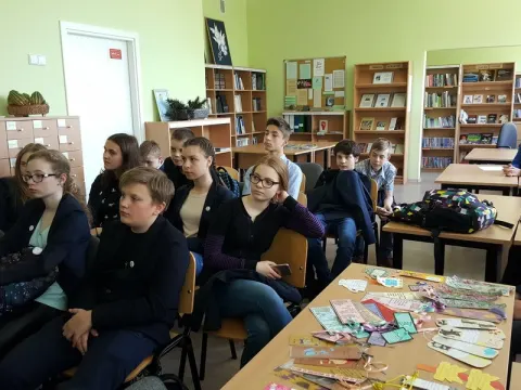 Integruota lietuvių kalbos pamoka gimnazijos bibliotekoje, nuotrauka 6