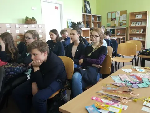 Integruota lietuvių kalbos pamoka gimnazijos bibliotekoje, nuotrauka 4