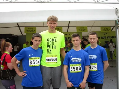 Kauno Veršvų gimnazijos Erasmus+ komanda dalyvavo  DNB/NIKE „WE run Vilnius“ 5 km. bėgime, nuotrauka 17