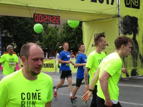 Kauno Veršvų gimnazijos Erasmus+ komanda dalyvavo  DNB/NIKE „WE run Vilnius“ 5 km. bėgime, nuotrauka 13