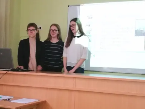Pirmasis projektų pristatymas gimnazijos  bendruomenei mokantis pagal Novatoriško verslumo ugdymo sampratą, nuotrauka 2