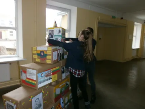 „Dedam plytą prie plytos… Auga mūsų valstybė”, nuotrauka 1