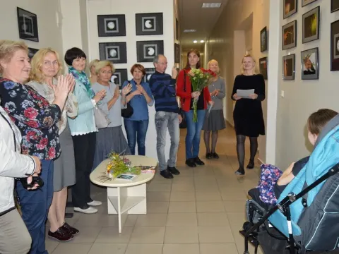 IVc g. klasės mokinės Gabijos Riaubaitės parodos ,,Mikrokosmosas“ atidarymas, nuotrauka 8