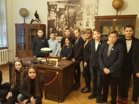 Maironiečių išvyka į Lietuvos švietimo istorijos muziejų, nuotrauka 3