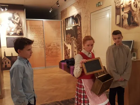 Maironiečių išvyka į Lietuvos švietimo istorijos muziejų, nuotrauka 7