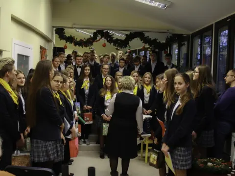 Adventinis Kauno Veršvų gimnazijos choro ”Allegro” koncertas Panemunės socialinės globos namuose, nuotrauka 18