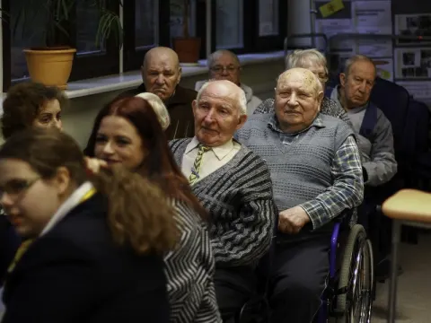 Adventinis Kauno Veršvų gimnazijos choro ”Allegro” koncertas Panemunės socialinės globos namuose, nuotrauka 37