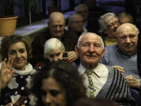 Adventinis Kauno Veršvų gimnazijos choro ”Allegro” koncertas Panemunės socialinės globos namuose, nuotrauka 44