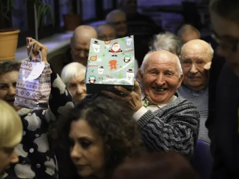 Adventinis Kauno Veršvų gimnazijos choro ”Allegro” koncertas Panemunės socialinės globos namuose, nuotrauka 42