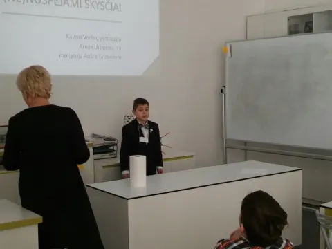 Veršvų gimnazijos mokiniai respublikinėje konferencijoje ,,Jaunasis Einšteinas”, nuotrauka 2