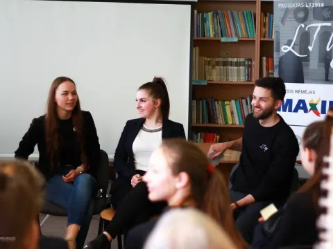 Respublikinio projekto „LT1918” renginys Kauno Veršvų gimnazijoje  “Šimtmečio tiltas”, nuotrauka 4