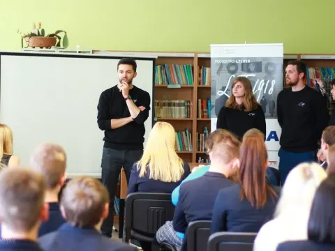 Respublikinio projekto „LT1918” renginys Kauno Veršvų gimnazijoje  “Šimtmečio tiltas”, nuotrauka 3