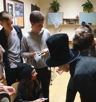 Į 8i klasės duris pabeldė Šiurpnaktis, nuotrauka 12