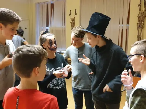 Į 8i klasės duris pabeldė Šiurpnaktis, nuotrauka 7