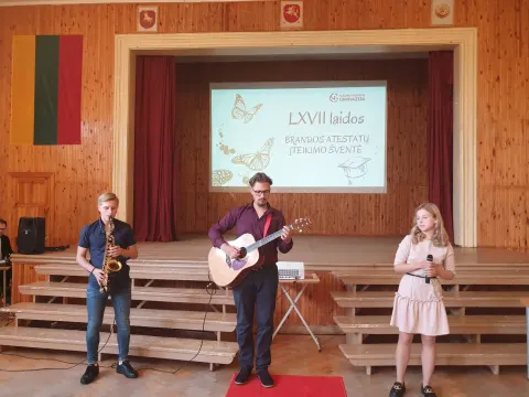 LXVII laidos brandos atestatų įteikimo šventė, nuotrauka 1
