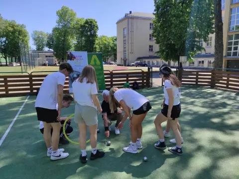 Tarptautinio projekto susitikimas Kauno Veršvų gimnazijoje, skatinantis tradicinių žaidimų ir sporto šakų atgaivinimą, nuotrauka 16