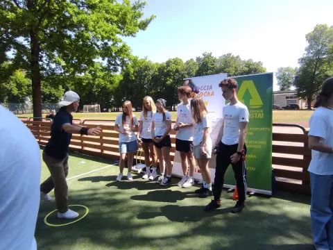 Tarptautinio projekto susitikimas Kauno Veršvų gimnazijoje, skatinantis tradicinių žaidimų ir sporto šakų atgaivinimą, nuotrauka 4