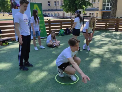 Tarptautinio projekto susitikimas Kauno Veršvų gimnazijoje, skatinantis tradicinių žaidimų ir sporto šakų atgaivinimą, nuotrauka 7