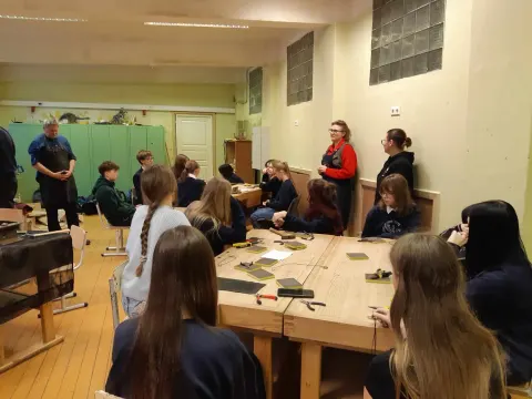 Edukacija “Juvelyrikos dirbtuvės. Susikurk autentišką papuošalą!“, nuotrauka 3