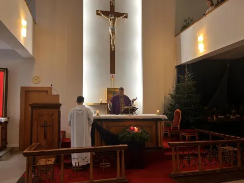 Tradicinės Šv.Mišios už gimnazijos bendruomenę, nuotrauka 1