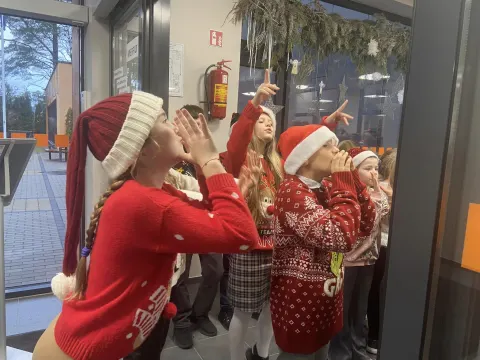 Šventinis koncertas pradinėje mokykloje Romainių filiale, nuotrauka 11