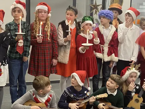 Šventinis koncertas pradinėje mokykloje Romainių filiale, nuotrauka 12
