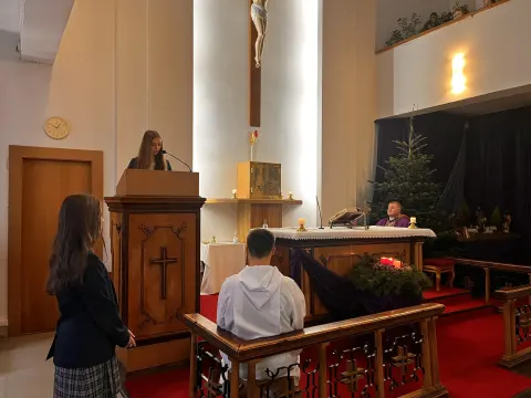 Tradicinės Šv.Mišios už gimnazijos bendruomenę, nuotrauka 12