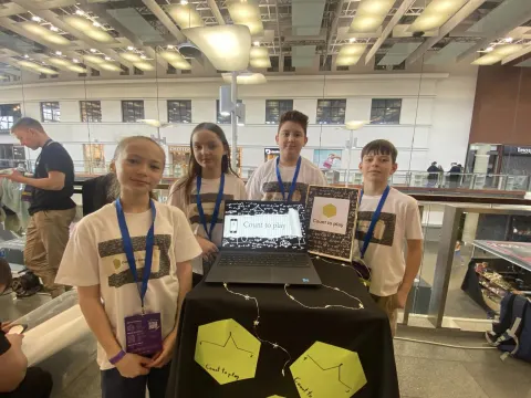 Tarptautinė mokinių mokomųjų bendrovių eXpo, nuotrauka 3