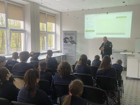 Prevencinė informacinė pamoka 5-6 klasių mokiniams apie saugumą kelyje, nuotrauka 4