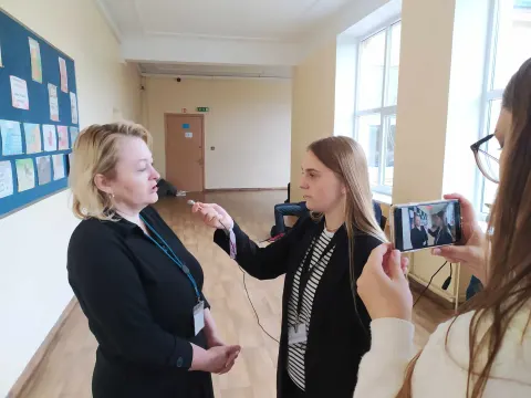 LIJOT (Lietuvos jaunimo organizacijų tarybos) inicijuota pilietinė iniciatyva – respublikinė MokRinkimų simuliacija „LR Prezidento rinkimai ir referendumas dėl LR Konstitucijos 12 str. pakeitimo“, nuotrauka 2