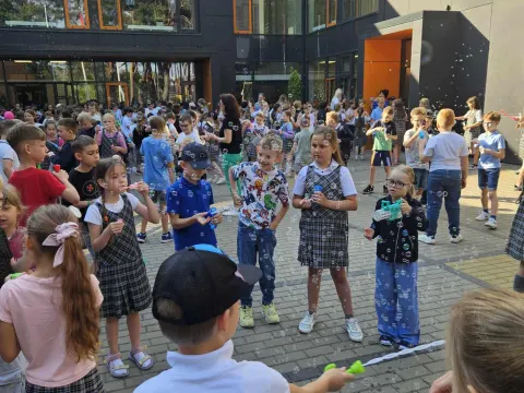 Kauno mokyklų 1–12 klasių mokinių socialinė akcija „Pūsk muilo burbulus, o ne tabako dūmus“, nuotrauka 11