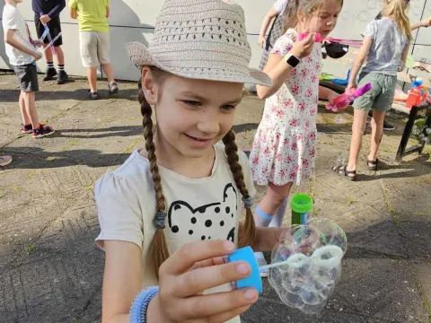 Kauno mokyklų 1–12 klasių mokinių socialinė akcija „Pūsk muilo burbulus, o ne tabako dūmus“, nuotrauka 9