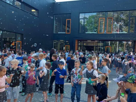 Kauno mokyklų 1–12 klasių mokinių socialinė akcija „Pūsk muilo burbulus, o ne tabako dūmus“, nuotrauka 2