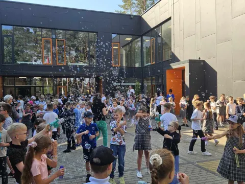 Kauno mokyklų 1–12 klasių mokinių socialinė akcija „Pūsk muilo burbulus, o ne tabako dūmus“, nuotrauka 21