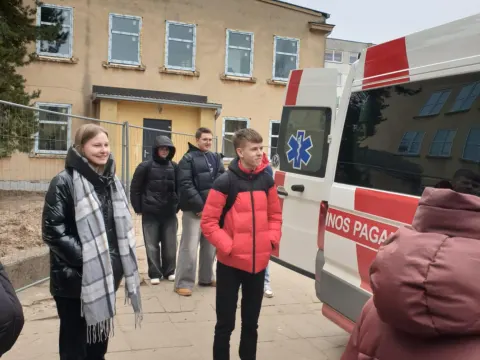 Pirmosios pagalbos mokymai I gimn. kl. mokiniams, nuotrauka 2