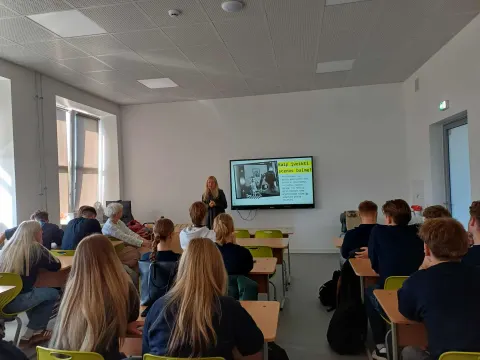 Pamoka – edukacinis užsiėmimas  „Scenos baimė – mitas, kurį galime įveikti“, nuotrauka 1