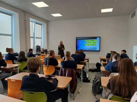 Pamoka – edukacinis užsiėmimas  „Scenos baimė – mitas, kurį galime įveikti“, nuotrauka 3
