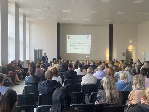 Roberto Badaro paskaita tėvams „Psichoaktyviųjų medžiagų vartojimo prevencija, ką turi žinoti tėvai”, nuotrauka 2