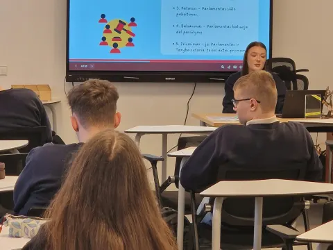 Dešimtokai – Europos Parlamente: nuo spaudos konferencijos iki tinklalaidžių studijos!, nuotrauka 1
