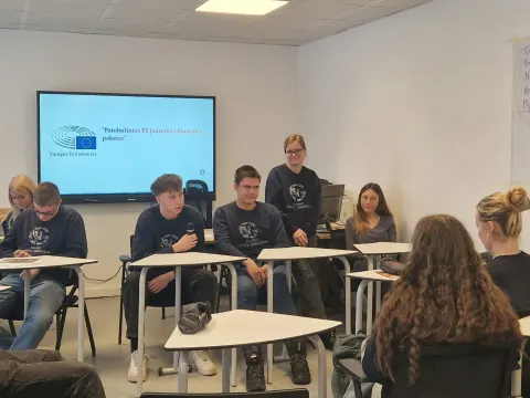 Dešimtokai – Europos Parlamente: nuo spaudos konferencijos iki tinklalaidžių studijos!, nuotrauka 5