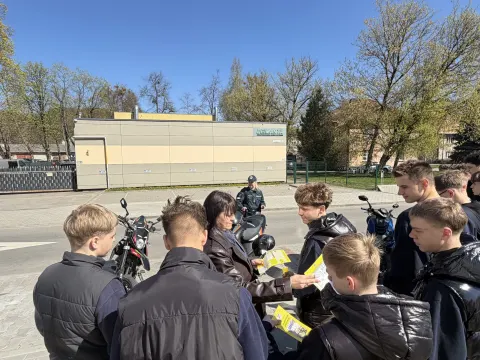 Gimnazijoje lankėsi Kauno m. Santakos PK bendruomenės pareigūnė, nuotrauka 2