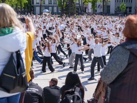 Kaunas šoko japoniškų šokių ritmu, nuotrauka 1