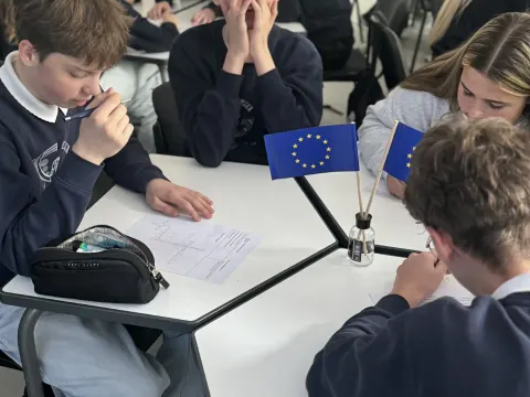Europos diena mūsų mokykloje: žinios, muzika ir pergalės skonis!, nuotrauka 9