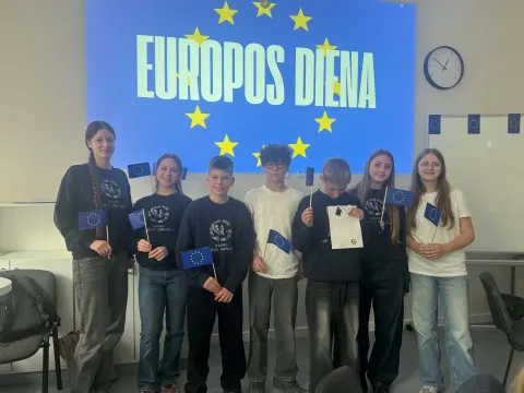 Europos diena mūsų mokykloje: žinios, muzika ir pergalės skonis!, nuotrauka 19