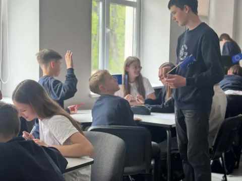 Europos diena mūsų mokykloje: žinios, muzika ir pergalės skonis!, nuotrauka 21
