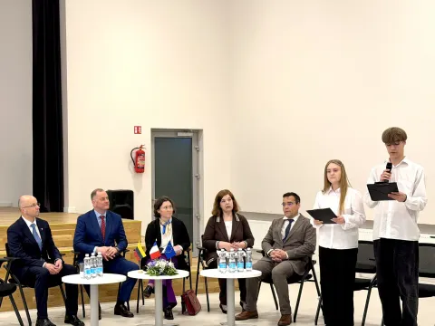 Garbingų svečių iš Prancūzijos vizitas Kauno Veršvų gimnazijoje, nuotrauka 8