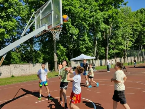 Veršvų 3×3’26: kai mokyklos kiemas tapo krepšinio respublika, o šešėlis – deficitu, nuotrauka 22