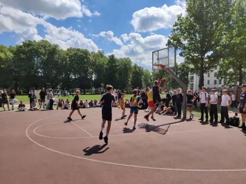 Veršvų 3×3’26: kai mokyklos kiemas tapo krepšinio respublika, o šešėlis – deficitu, nuotrauka 12