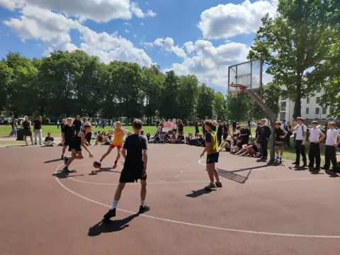 Veršvų 3×3’26: kai mokyklos kiemas tapo krepšinio respublika, o šešėlis – deficitu, nuotrauka 1